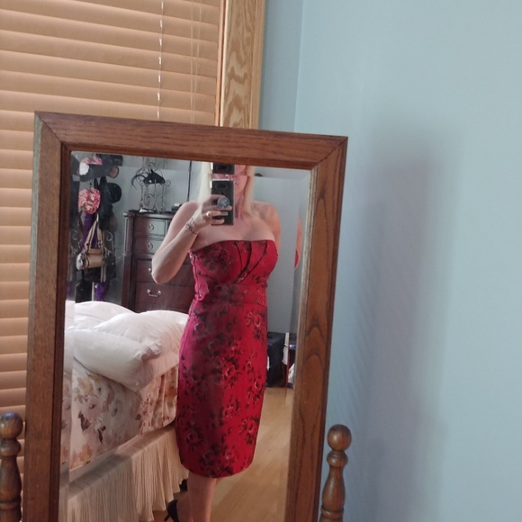 White House Black Market smokin RED dress 12 - Picture 2 of 4